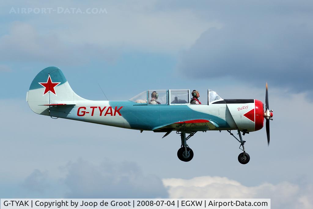 G-TYAK, 1989 Bacau Yak-52 C/N 899907, Seen landing at Waddo