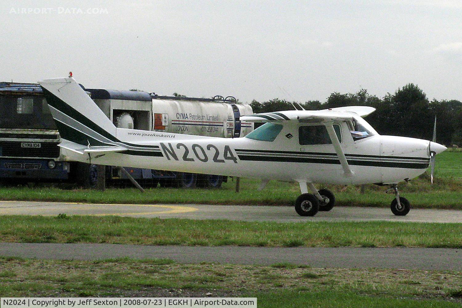 N2024, 1973 Cessna 150L C/N 15074157, Taxiing to refuel point at Lasheden/Headcorn