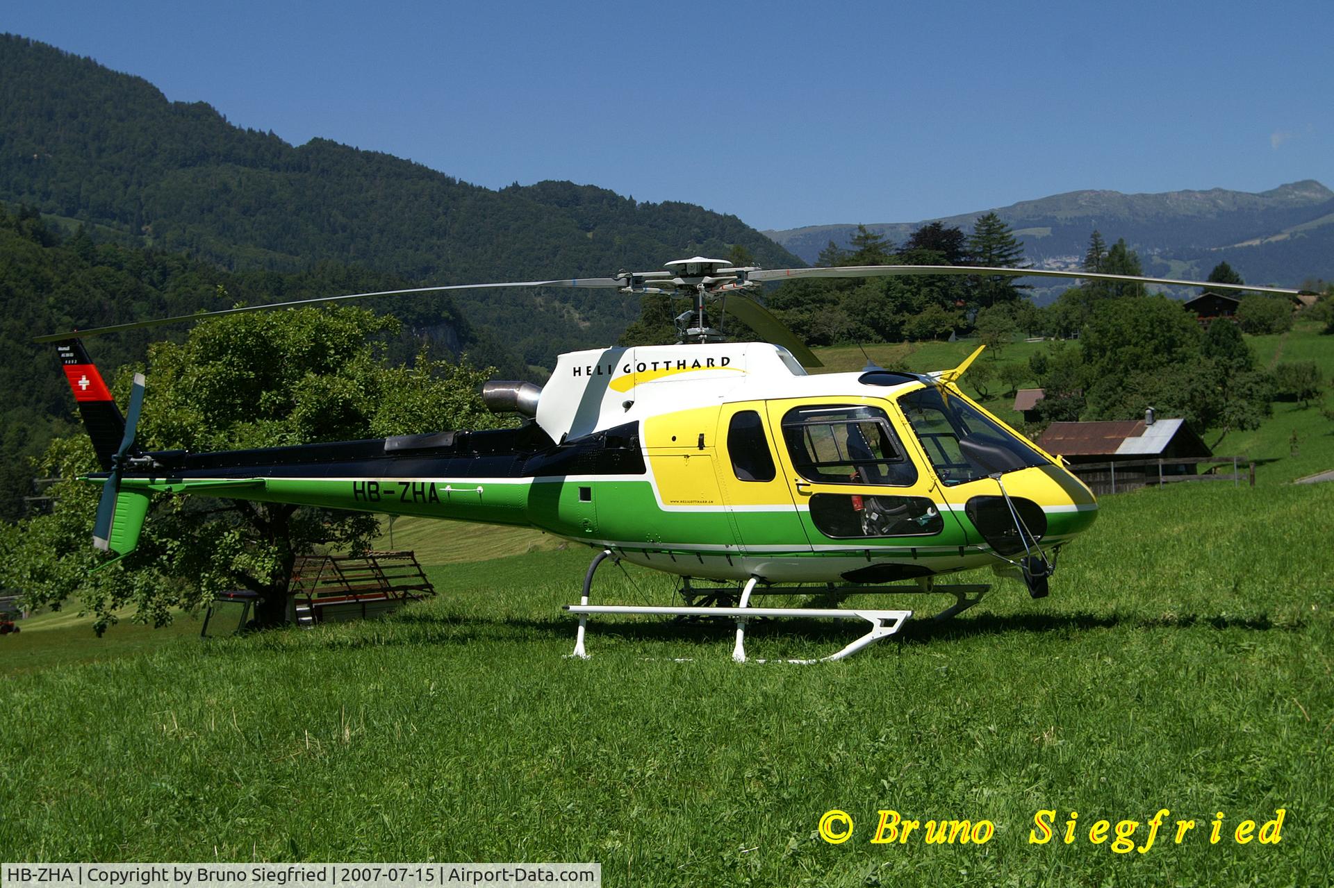 HB-ZHA, 2005 Eurocopter AS-350B-3 Ecureuil Ecureuil C/N 4002, Gsteiwiler