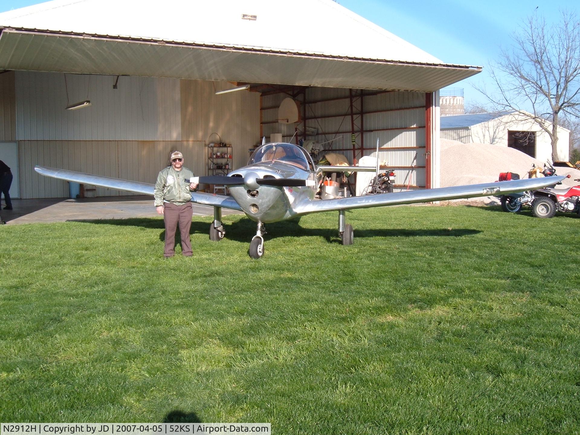 N2912H, 1946 Erco 415C Ercoupe C/N 3537, Earl Martin and his Ercoupe in Eudora, KS.