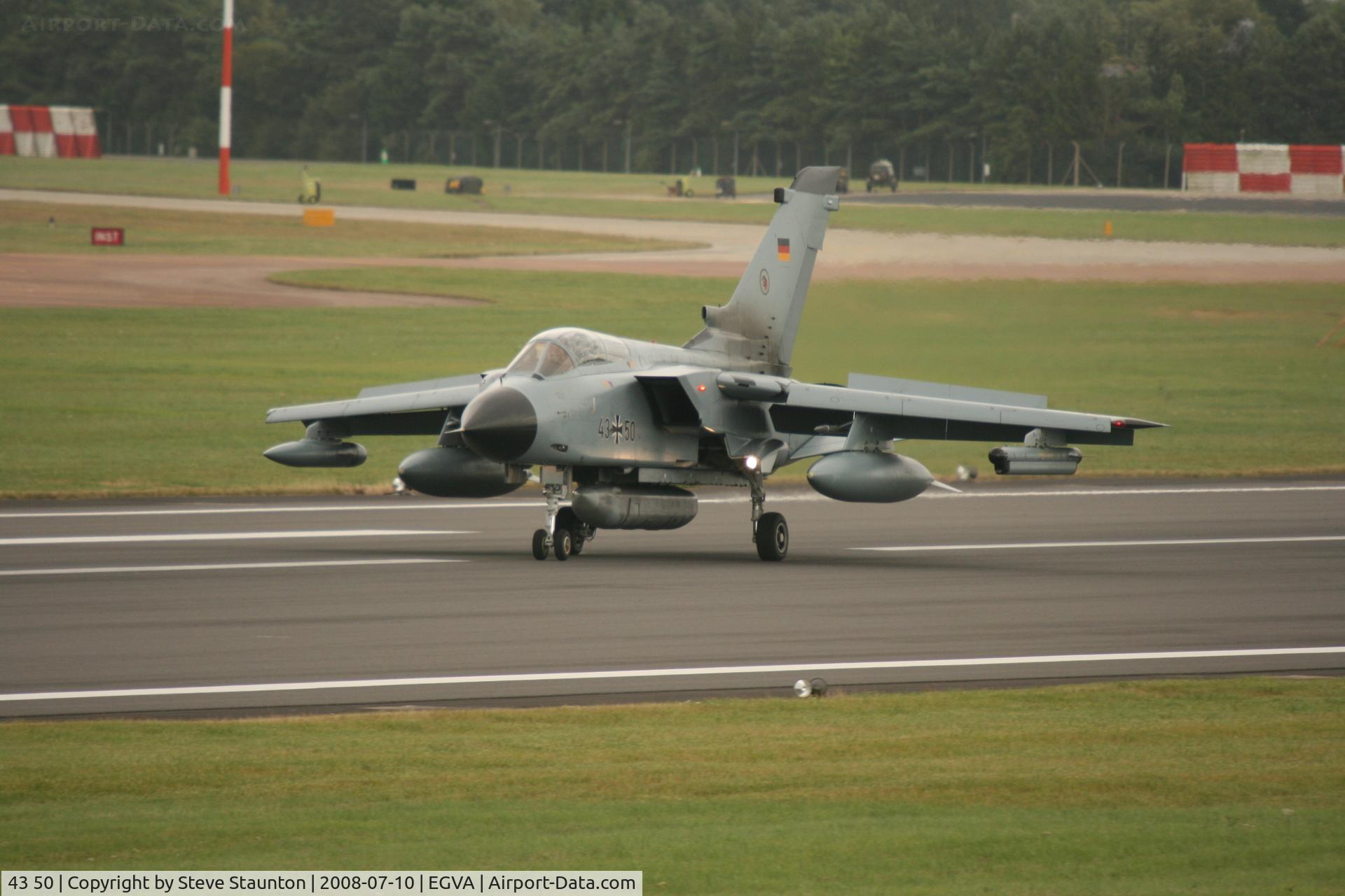 43 50, Panavia Tornado IDS C/N 135/GS024/4050, Taken at the Royal International Air Tattoo 2008 during arrivals and departures (show days cancelled due to bad weather)