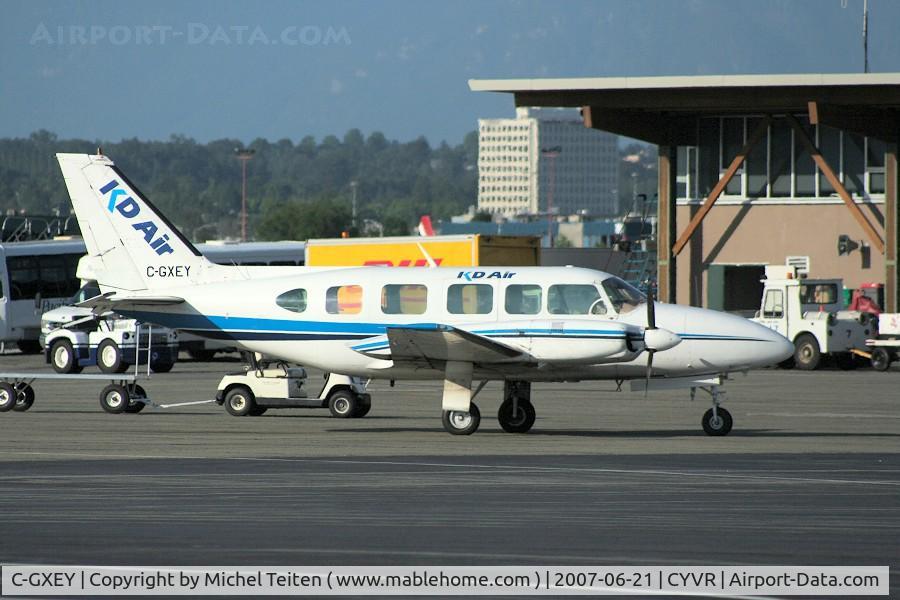 C-GXEY, 1973 Piper PA-31-350 Chieftain C/N 31-7305044, KD Air