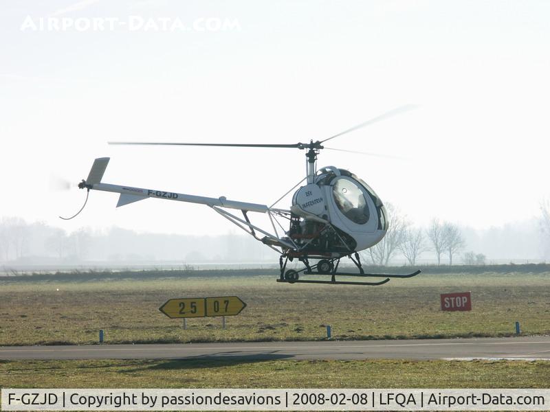 F-GZJD, 2006 Schweizer 269C-1 C/N 0260, en vol