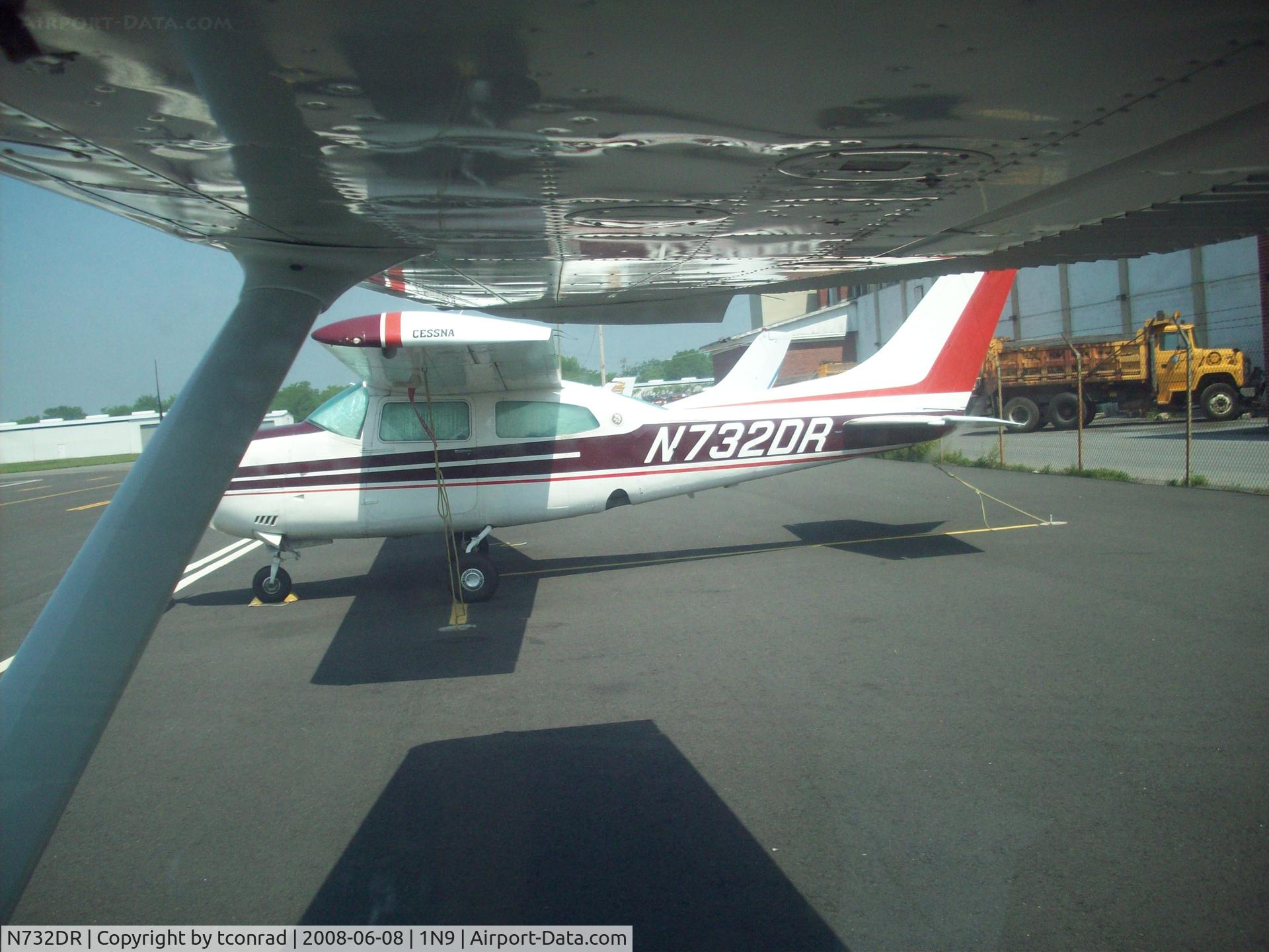 N732DR, 1976 Cessna 210L Centurion C/N 21061438, seen at Queen City
