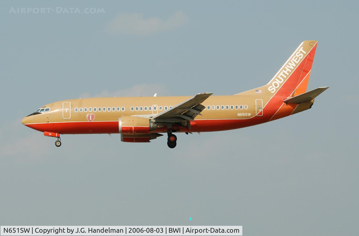 N651SW, 1997 Boeing 737-3H4 C/N 27721, shortfinal to 33L@ BWI