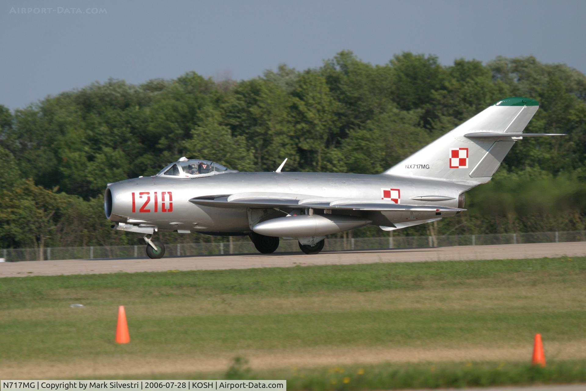 N717MG, 1957 PZL-Mielec Lim-5 (MiG-17F) C/N 1C1210, Oshkosh 2006
