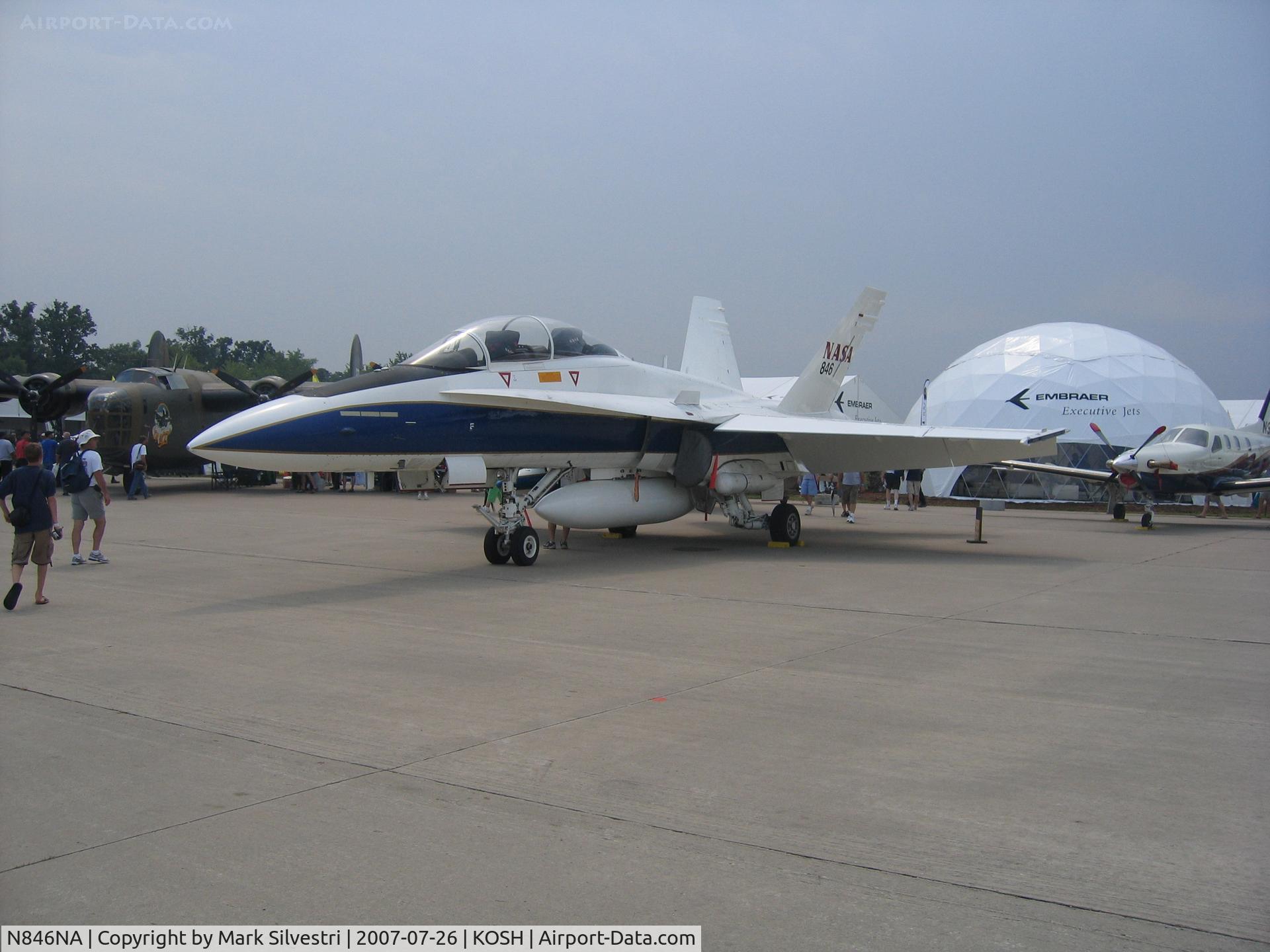N846NA, McDonnell Douglas F/A-18B Hornet C/N 23, Oshkosh 2007