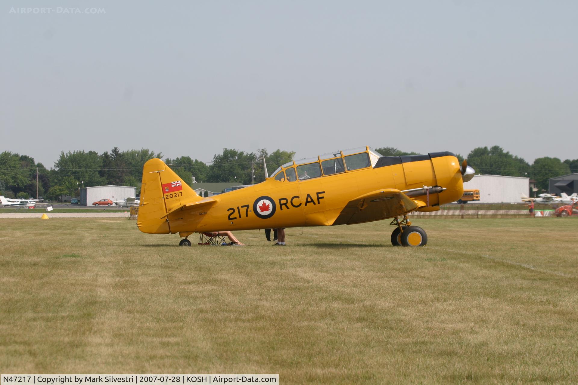 N47217, 1951 Canadian Car & Foundry Harvard MK IV C/N CCF4-8, Oshkosh 2007
