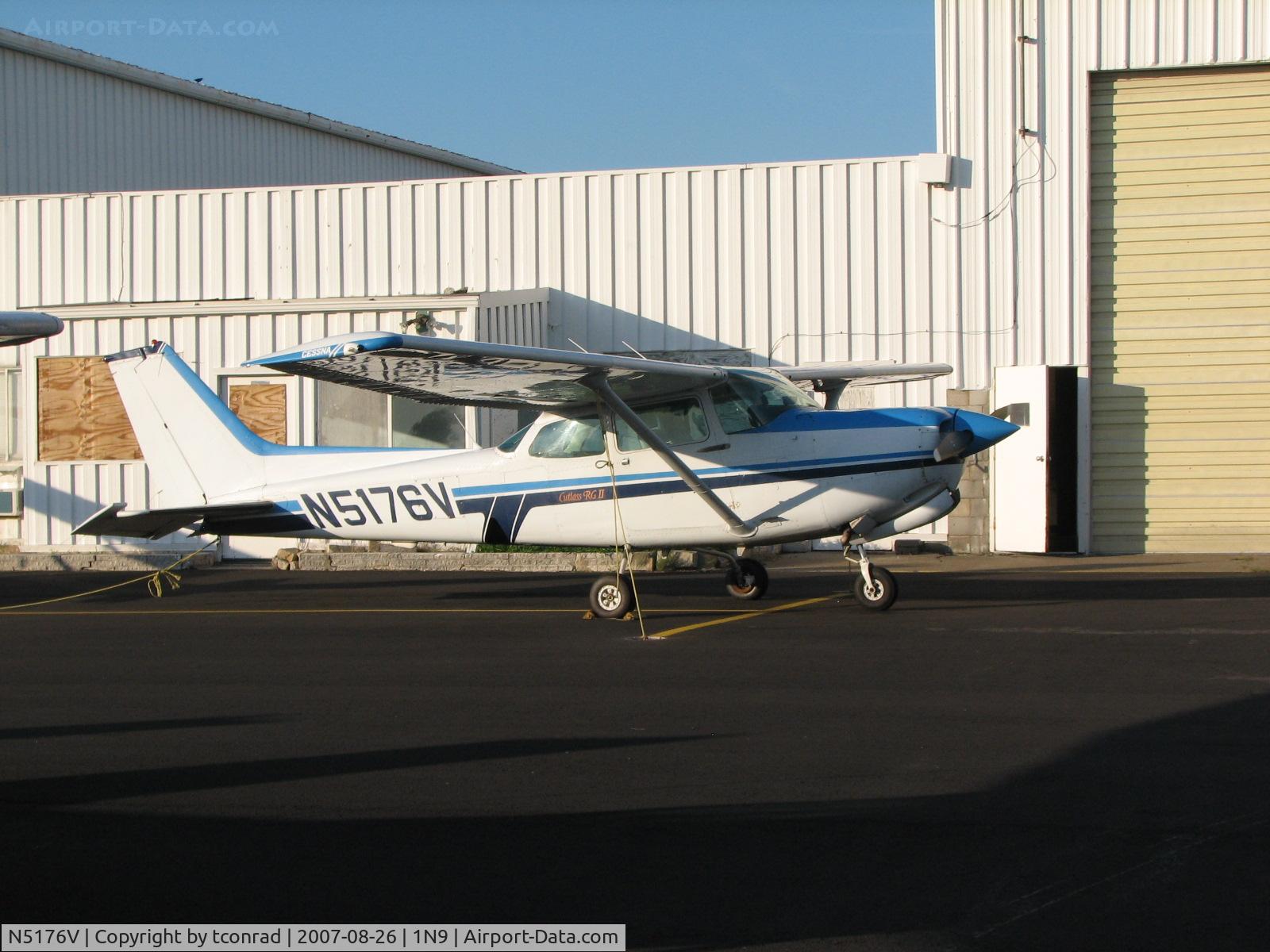 N5176V, 1980 Cessna 172RG Cutlass RG C/N 172RG0459, at Queen City