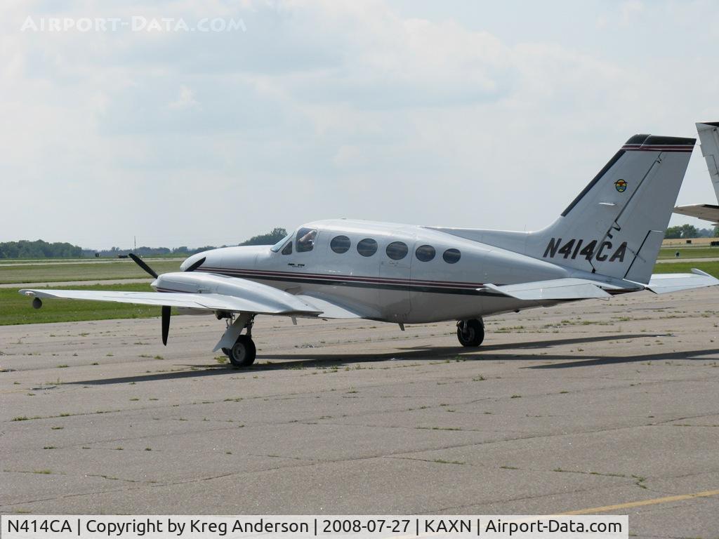 N414CA, 1980 Cessna 414A Chancellor C/N 414A-0479, A C414 Chancellor on the line. It's going to Mason City, IA.