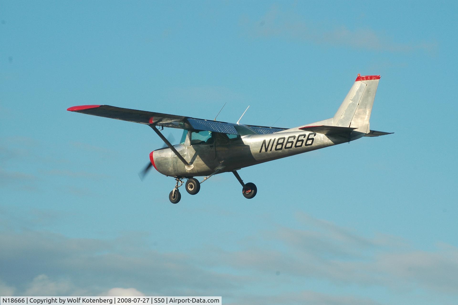 N18666, 1972 Cessna 150L C/N 15074027, landing