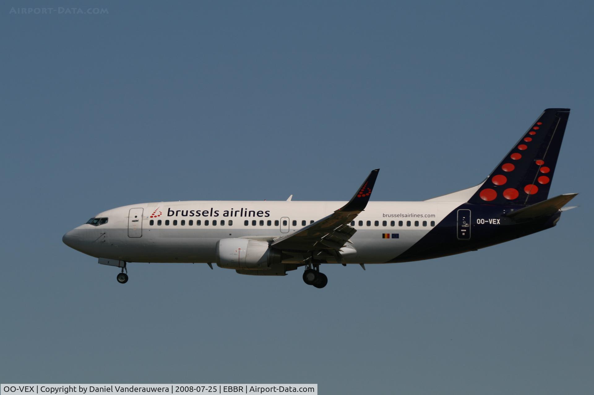 OO-VEX, 1997 Boeing 737-36N C/N 28670, descending to rwy 25L