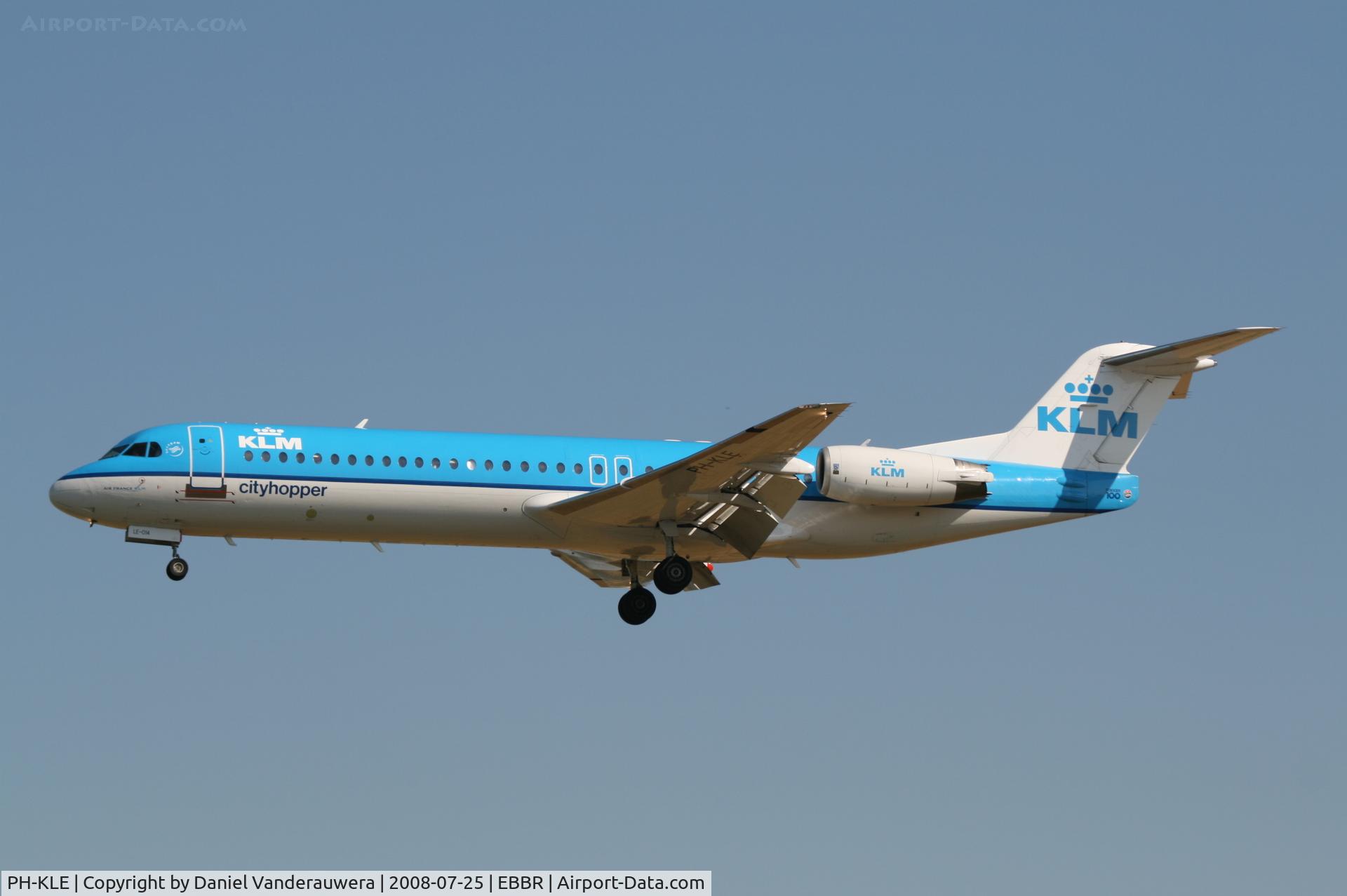 PH-KLE, 1989 Fokker 100 (F-28-0100) C/N 11270, arrival of flight KL1723 to rwy 25L