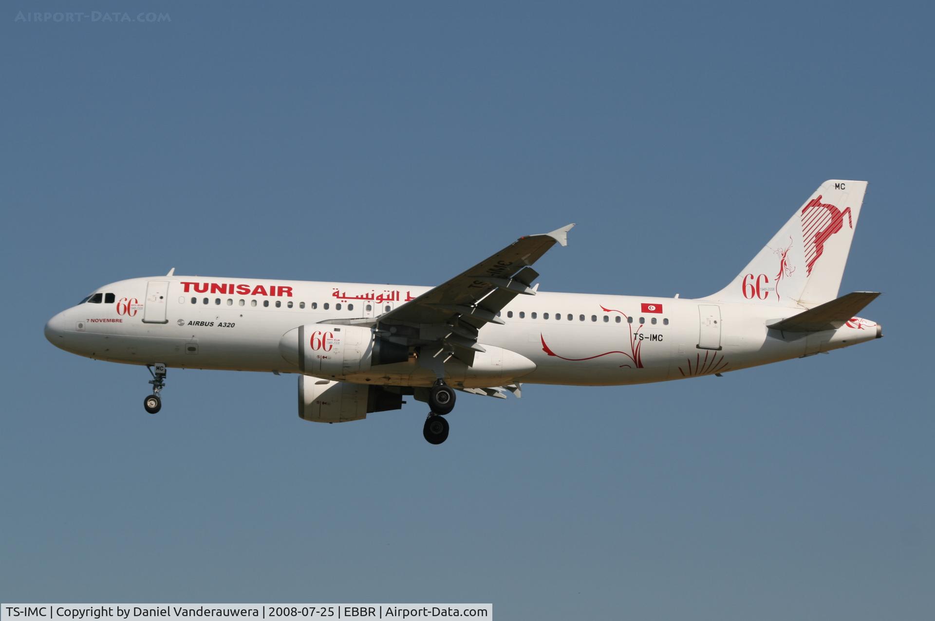 TS-IMC, 1990 Airbus A320-211 C/N 0124, arrival of flight TU788 to rwy 25L
