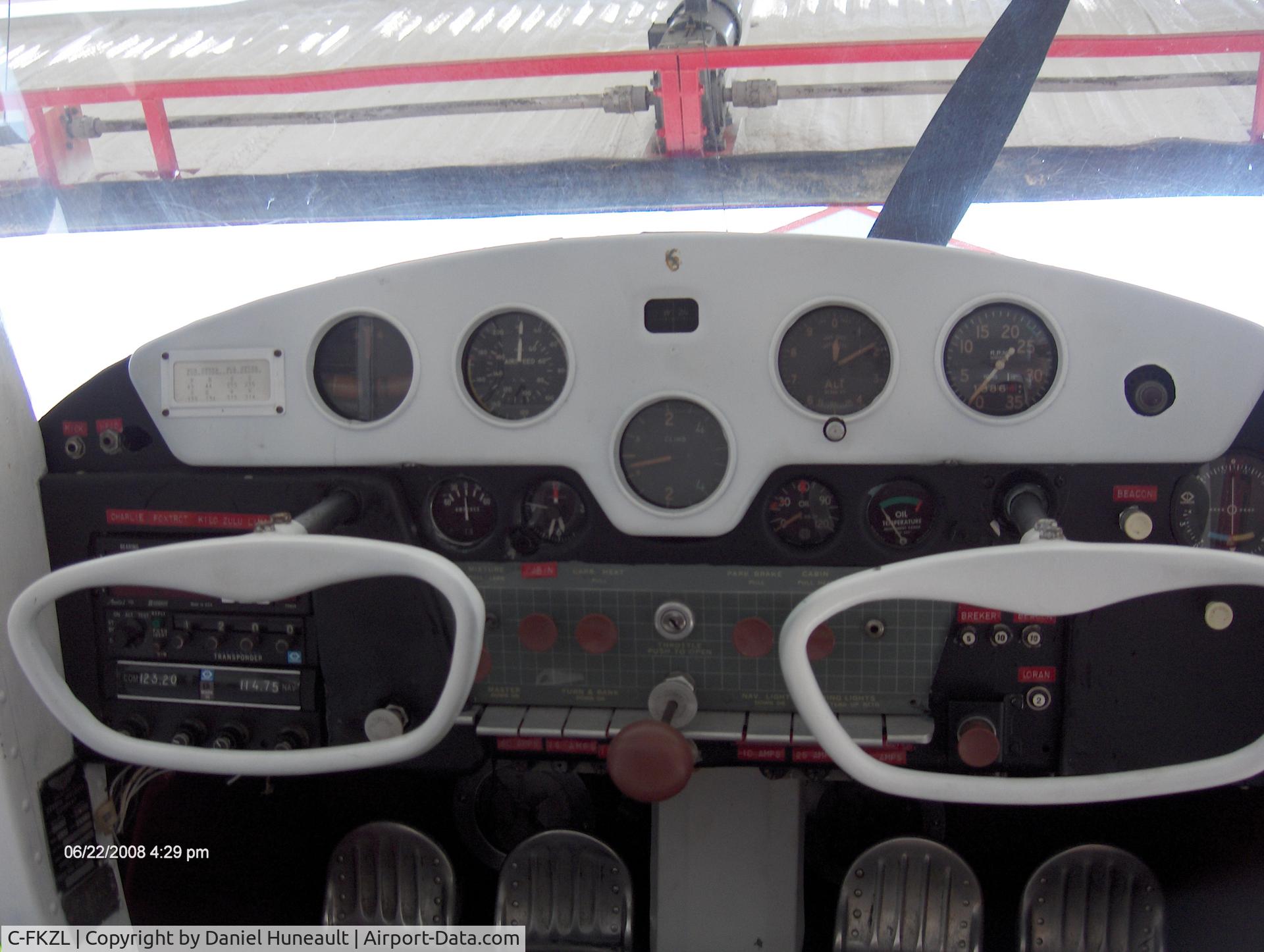 C-FKZL, 1948 Cessna 140 C/N 14963, inside cockpit