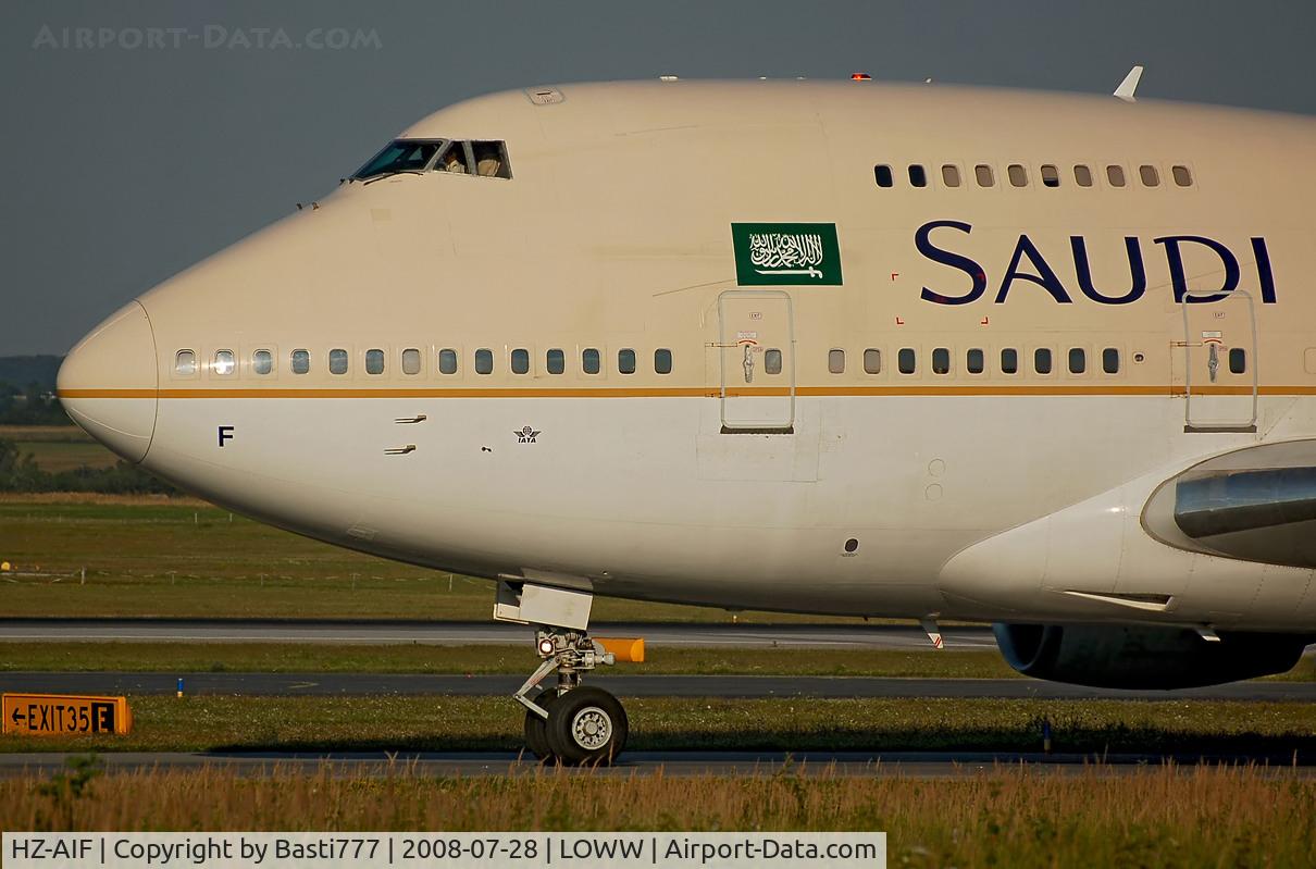 HZ-AIF, 1981 Boeing 747SP-68 C/N 22503, Description: Saudi Arabian Royal Flight Boeing 747SP in vienna
