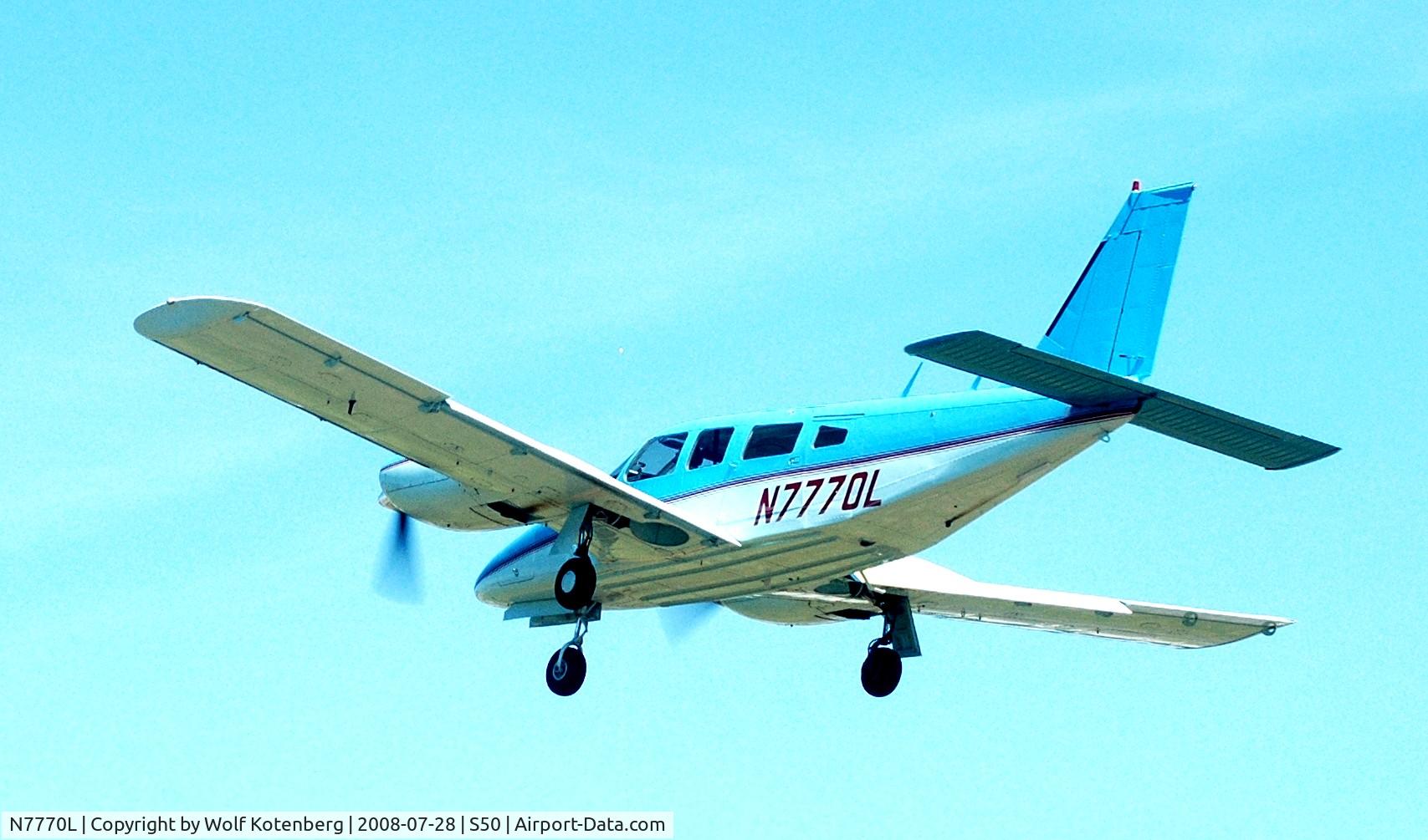 N7770L, 1974 Piper PA-34-200T C/N 34-7570046, on final