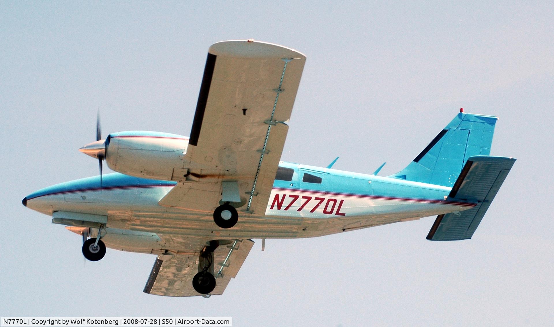 N7770L, 1974 Piper PA-34-200T C/N 34-7570046, landing