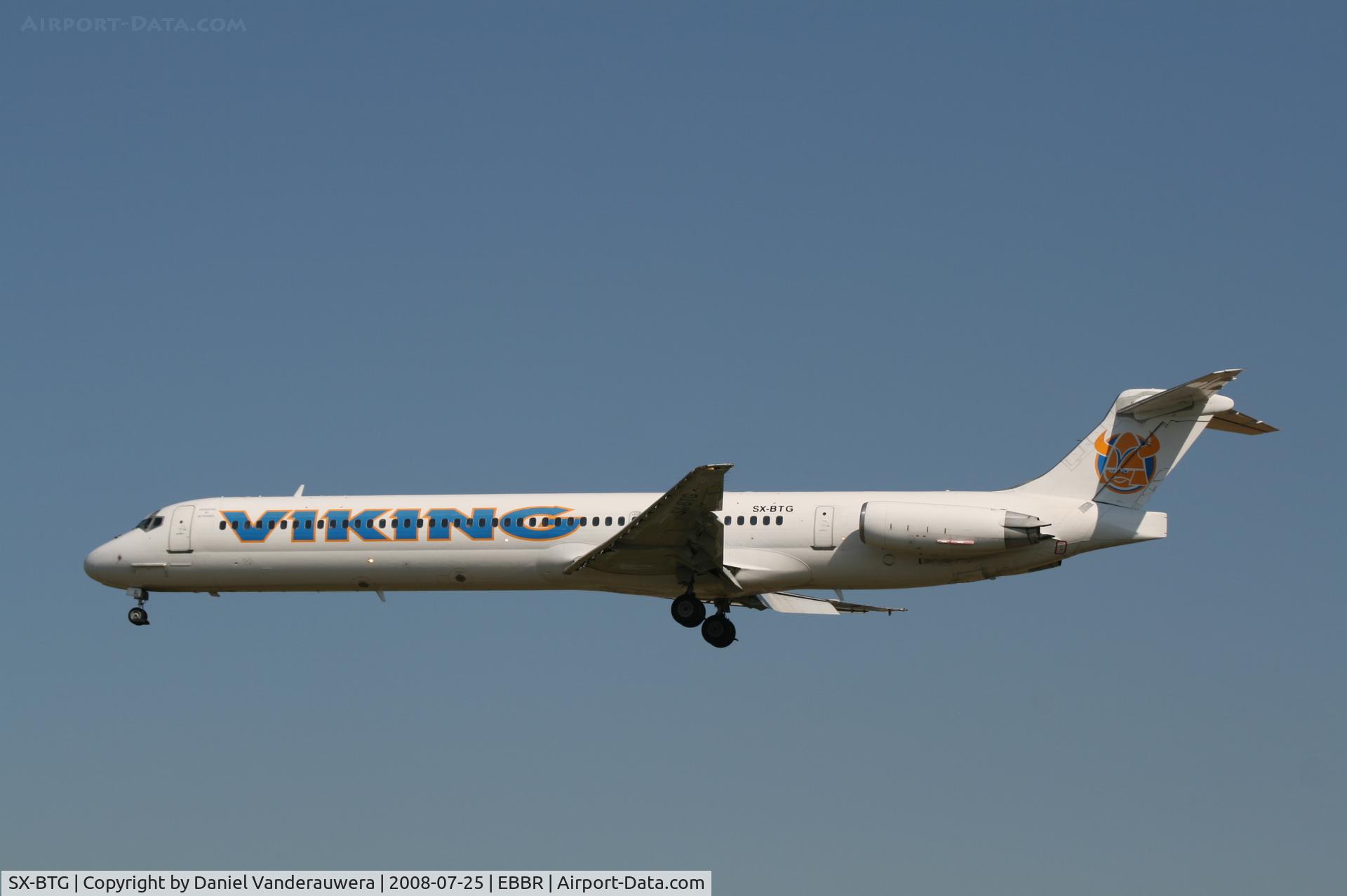 SX-BTG, 1989 McDonnell Douglas MD-83 (DC-9-83) C/N 49856/1675, flight VIK755 is descending to rwy 25L