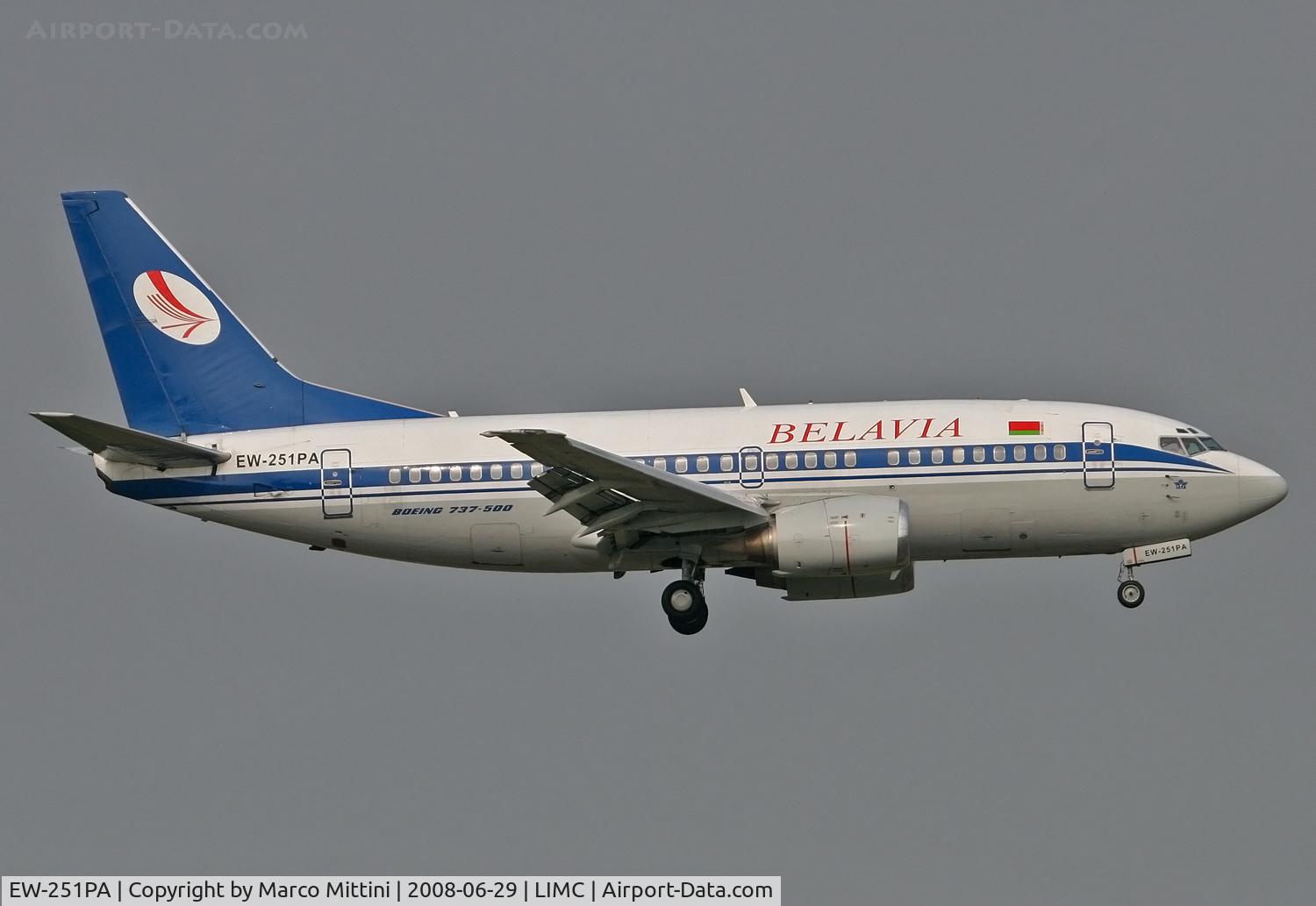 EW-251PA, 1997 Boeing 737-5Q8 C/N 27634/2889, Landing at Milano Malpensa