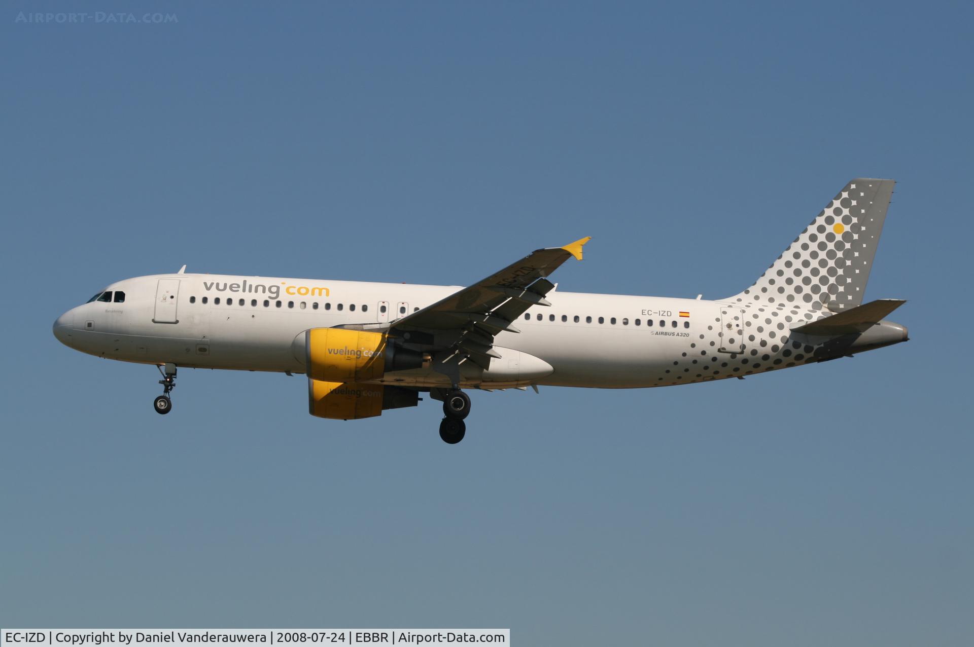 EC-IZD, 2004 Airbus A320-214 C/N 2207, arrival of flight VY5210 to rwy 25L