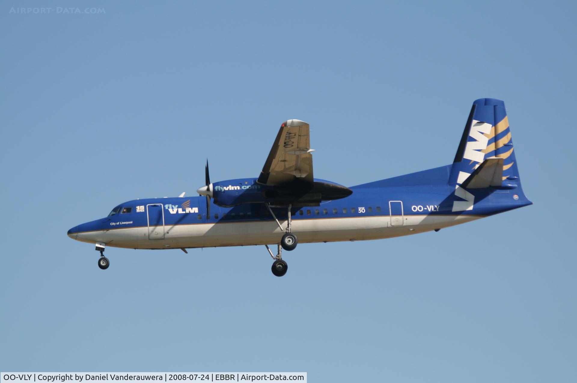 OO-VLY, 1990 Fokker 50 C/N 20181, arrival of flight VG152 to rwy 25L