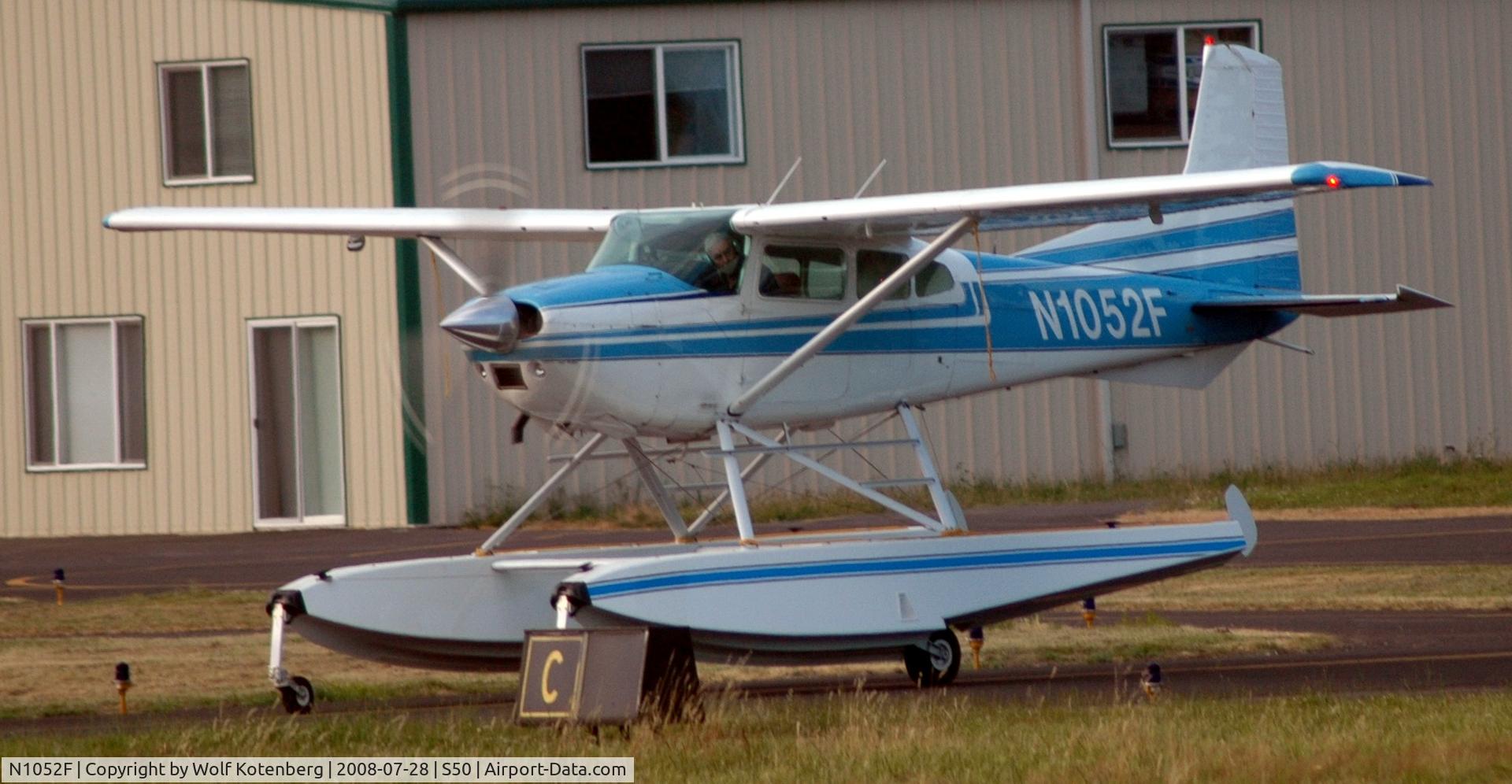 N1052F, 1975 Cessna A185F Skywagon 185 C/N 18502709, ready for T/O