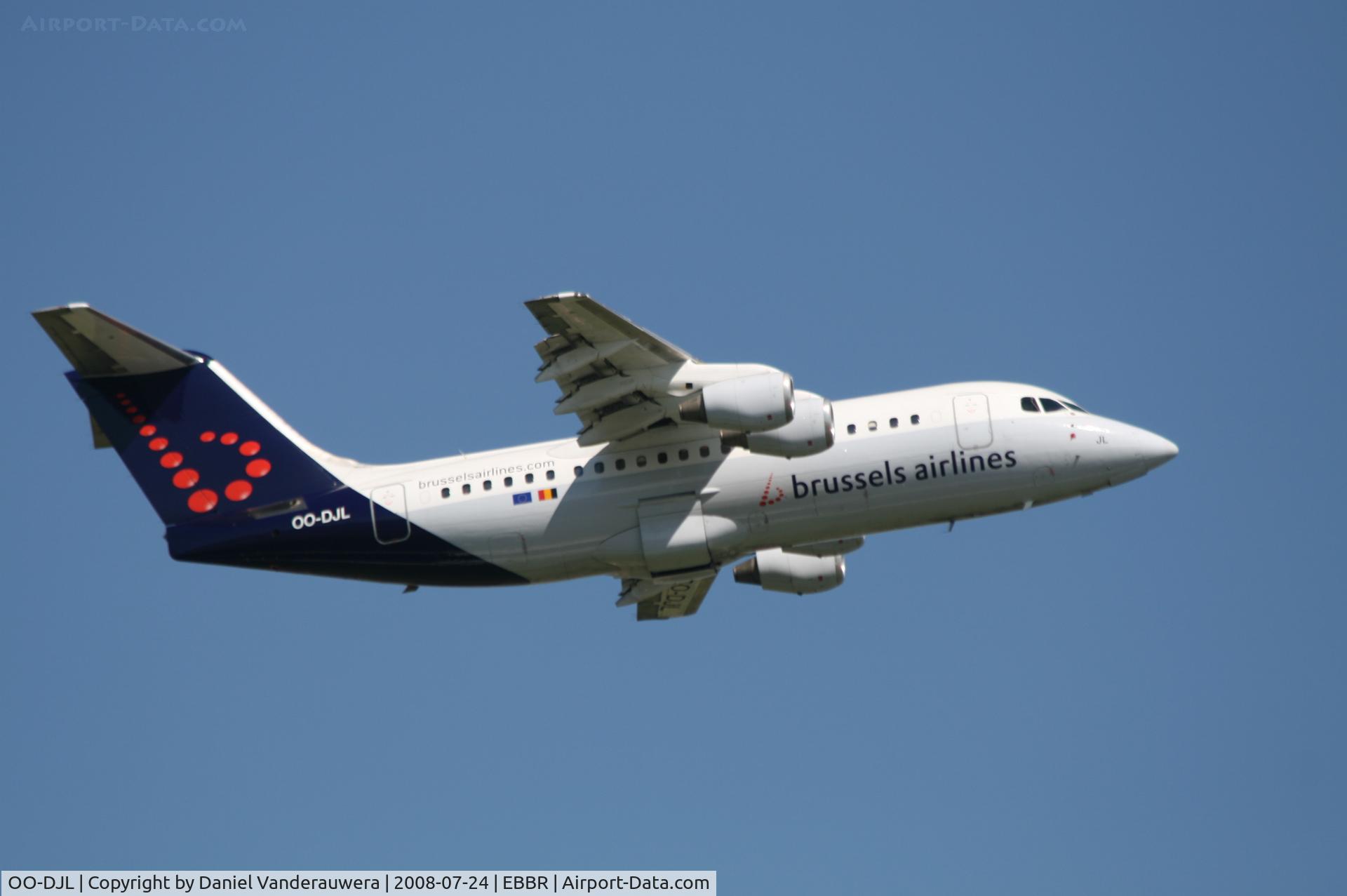 OO-DJL, 1995 British Aerospace Avro 146-RJ85 C/N E.2273, flight SN2547 is taking off from rwy 07R