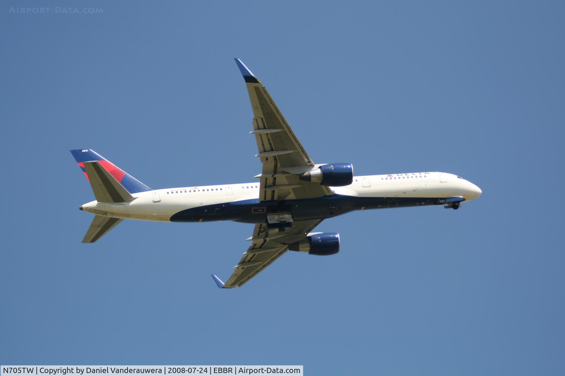 N705TW, 1997 Boeing 757-231ER C/N 28479, flight DL141 is taking off from rwy 07R