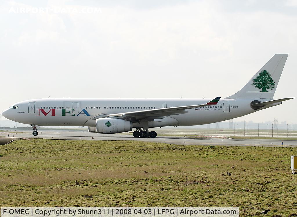 F-OMEC, 2003 Airbus A330-243 C/N 532, Rolling to the south...