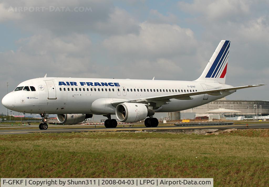 F-GFKF, 1988 Airbus A320-111 C/N 0020, Rolling on the parallels runways...