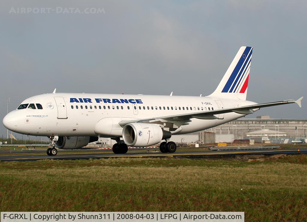 F-GRXL, 2006 Airbus A319-111 C/N 2938, Rolling on parallels runways...