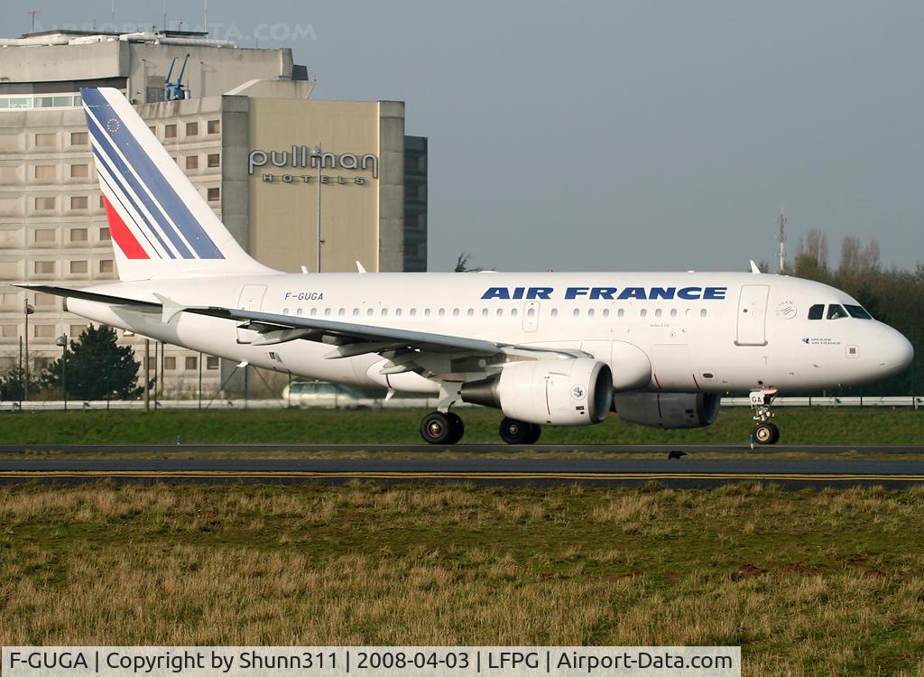 F-GUGA, 2002 Airbus A318-111 C/N 2035, Rolling on the parallels runways...