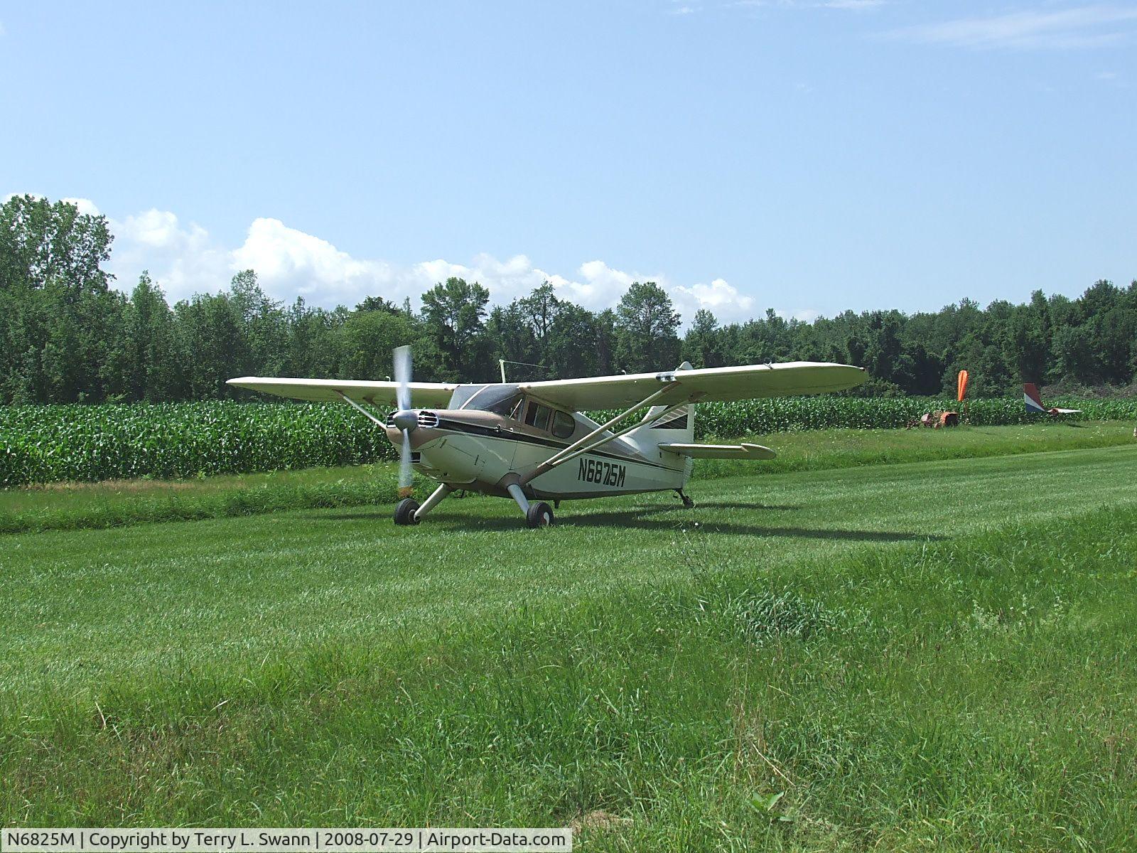 N6825M, 1948 Universal Stinson 108-3 C/N 108-4825, Stinson taxing in to park at it's home field.