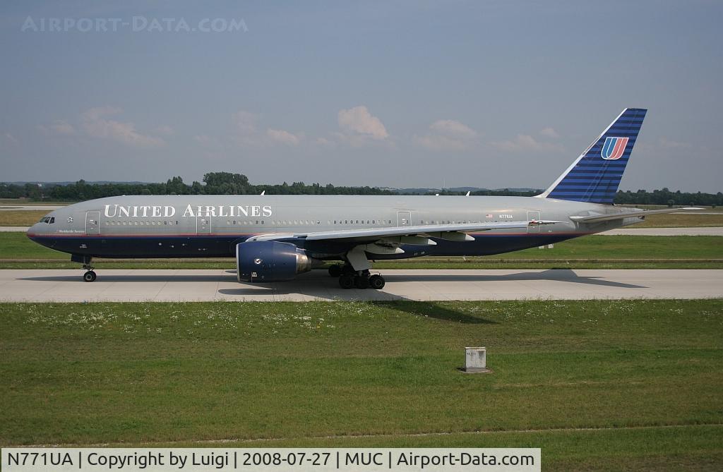 N771UA, 1995 Boeing 777-222 C/N 26932, United
