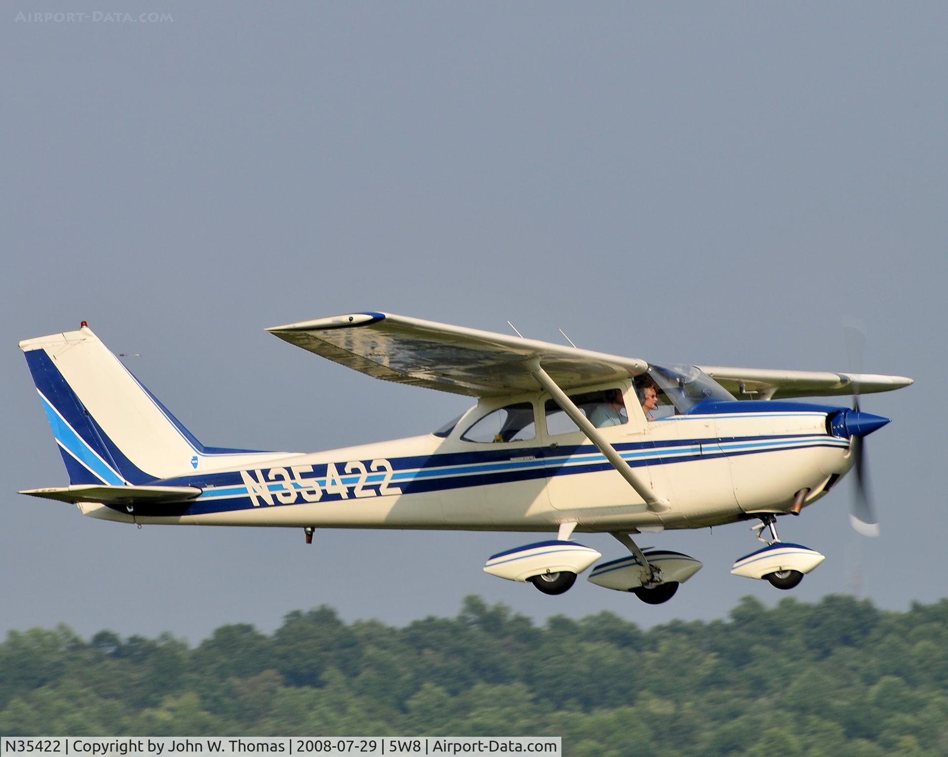 N35422, 1968 Cessna 172I C/N 17256761, Departing runway 22