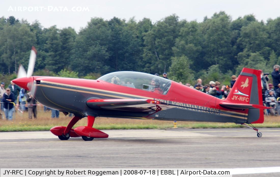 JY-RFC, 2007 Extra EA-300 C/N 1241, ROYAL JORDANIAN FALCONS.Photo Call 2008.