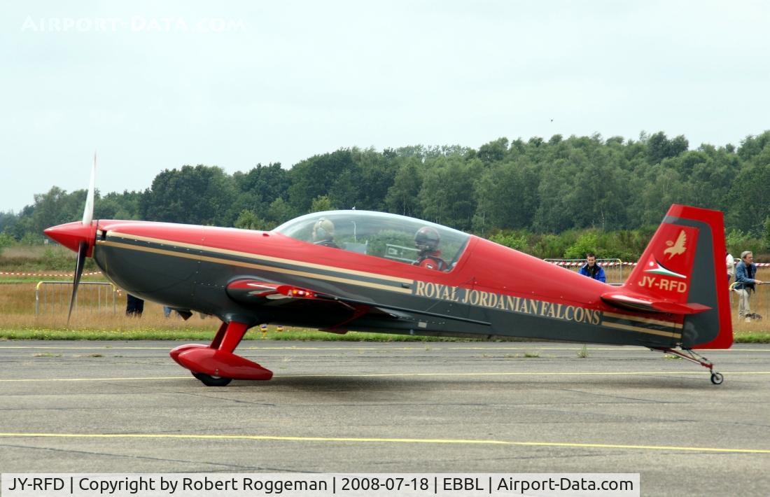 JY-RFD, Extra EA-300 C/N 1242, ROYAL JORDANIAN FALCONS.Photo Call 2008.