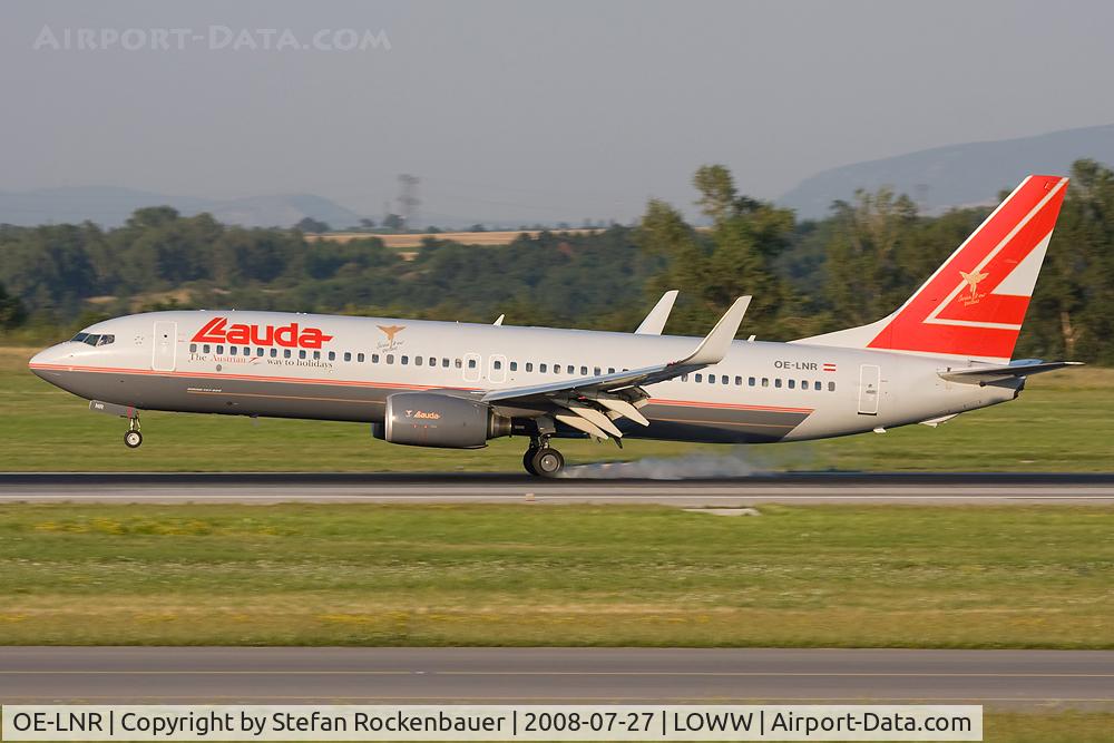 OE-LNR, 2005 Boeing 737-8Z9 C/N 33833, Smokey touchdown.