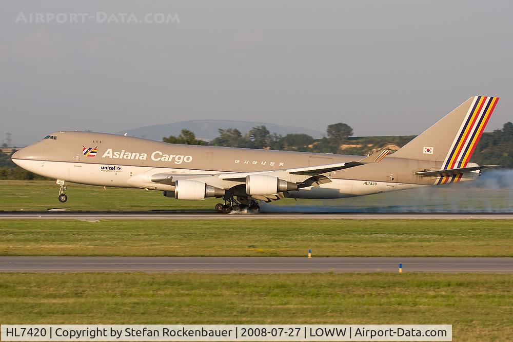 HL7420, 1995 Boeing 747-48EF (SCD) C/N 25783, Asiana 747.