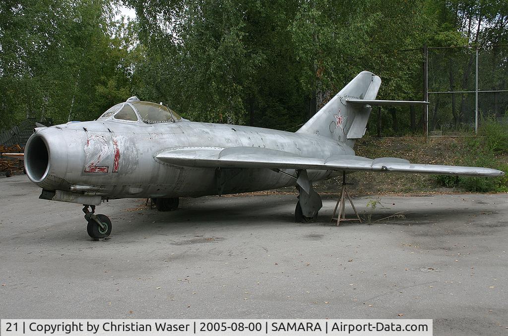 21, Mikoyan-Gurevich MiG-17PF C/N 7137, Russia Air Force