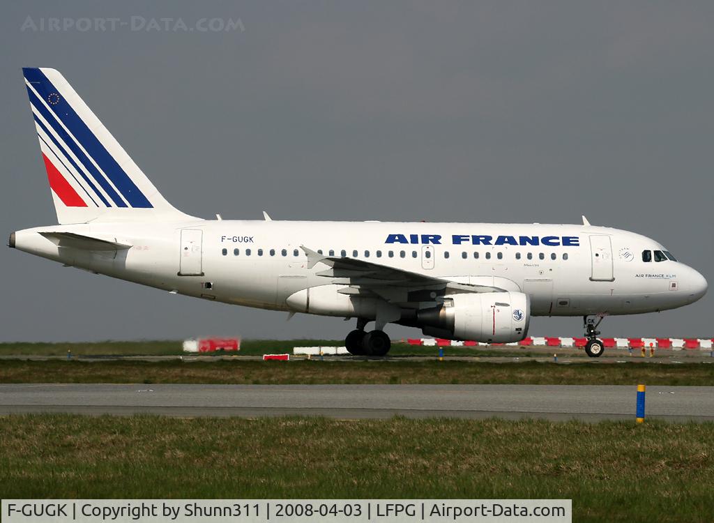 F-GUGK, 2005 Airbus A318-111 C/N 2601, Arriving from flight and going to the gate in the south ;-)