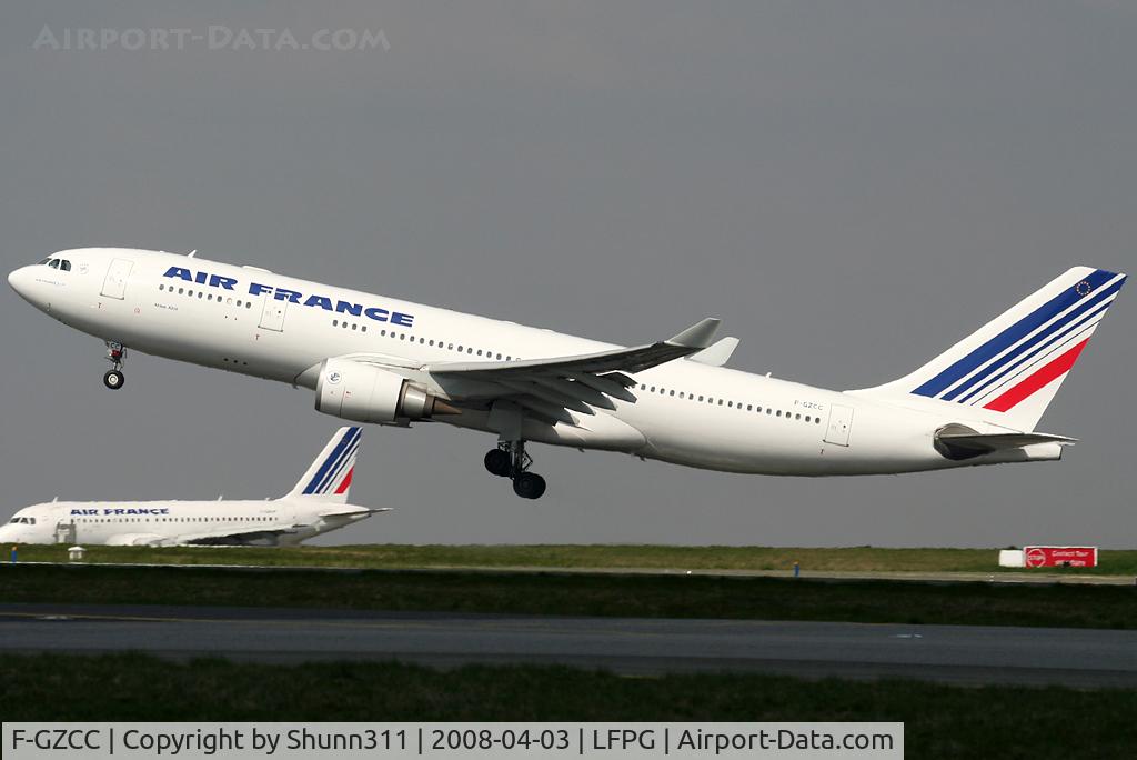 F-GZCC, 2002 Airbus A330-203 C/N 448, Take off for a new long haul flight...