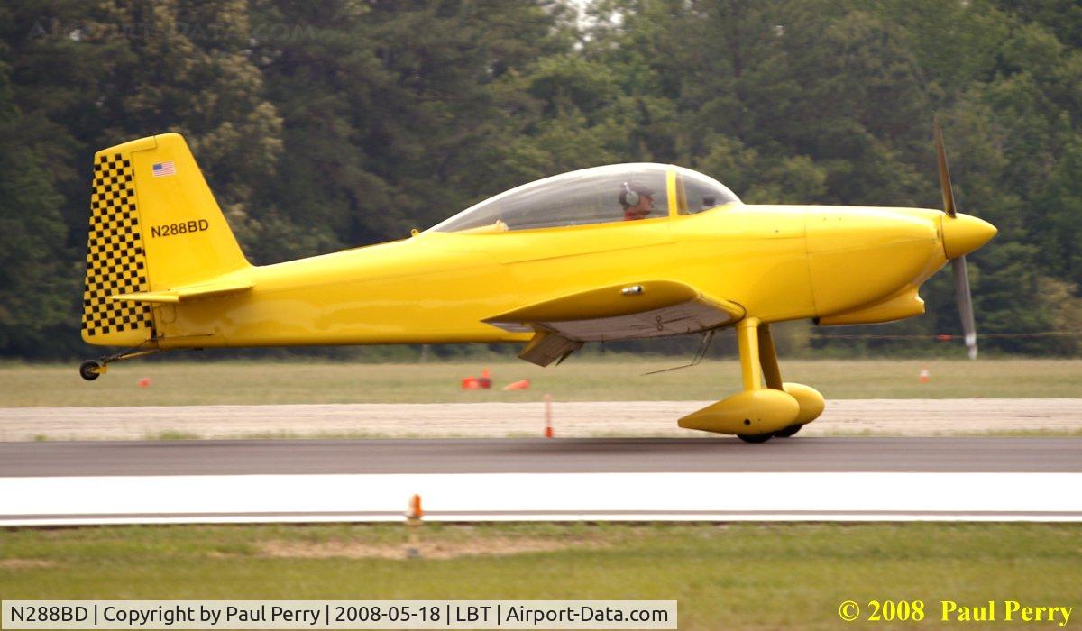 N288BD, 2003 Vans RV-8 C/N 80595, Touchdown and roll-out