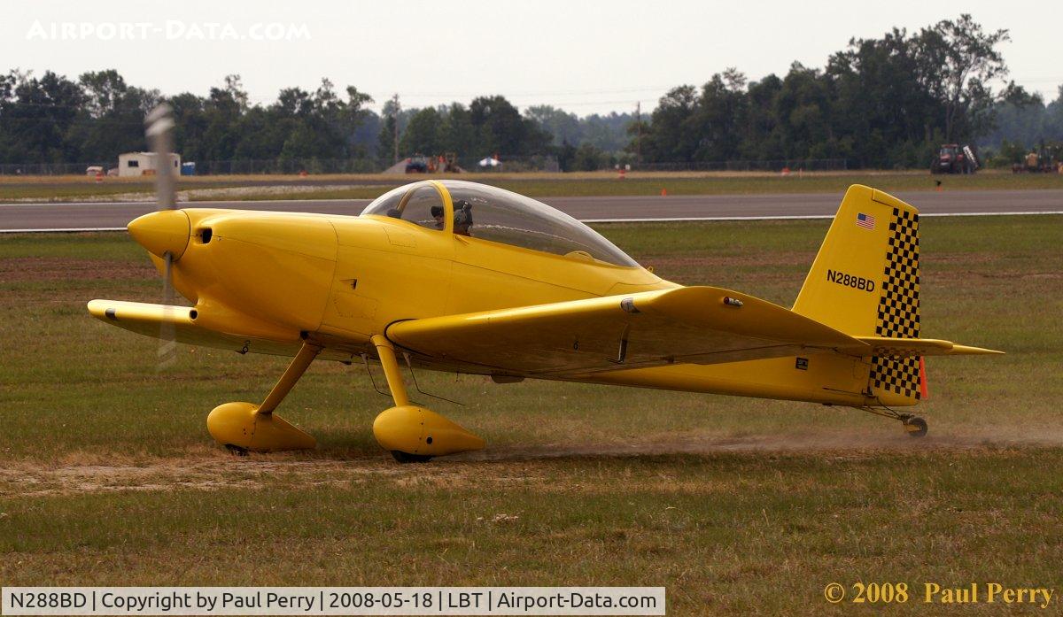 N288BD, 2003 Vans RV-8 C/N 80595, Looking sharp as she taxis in
