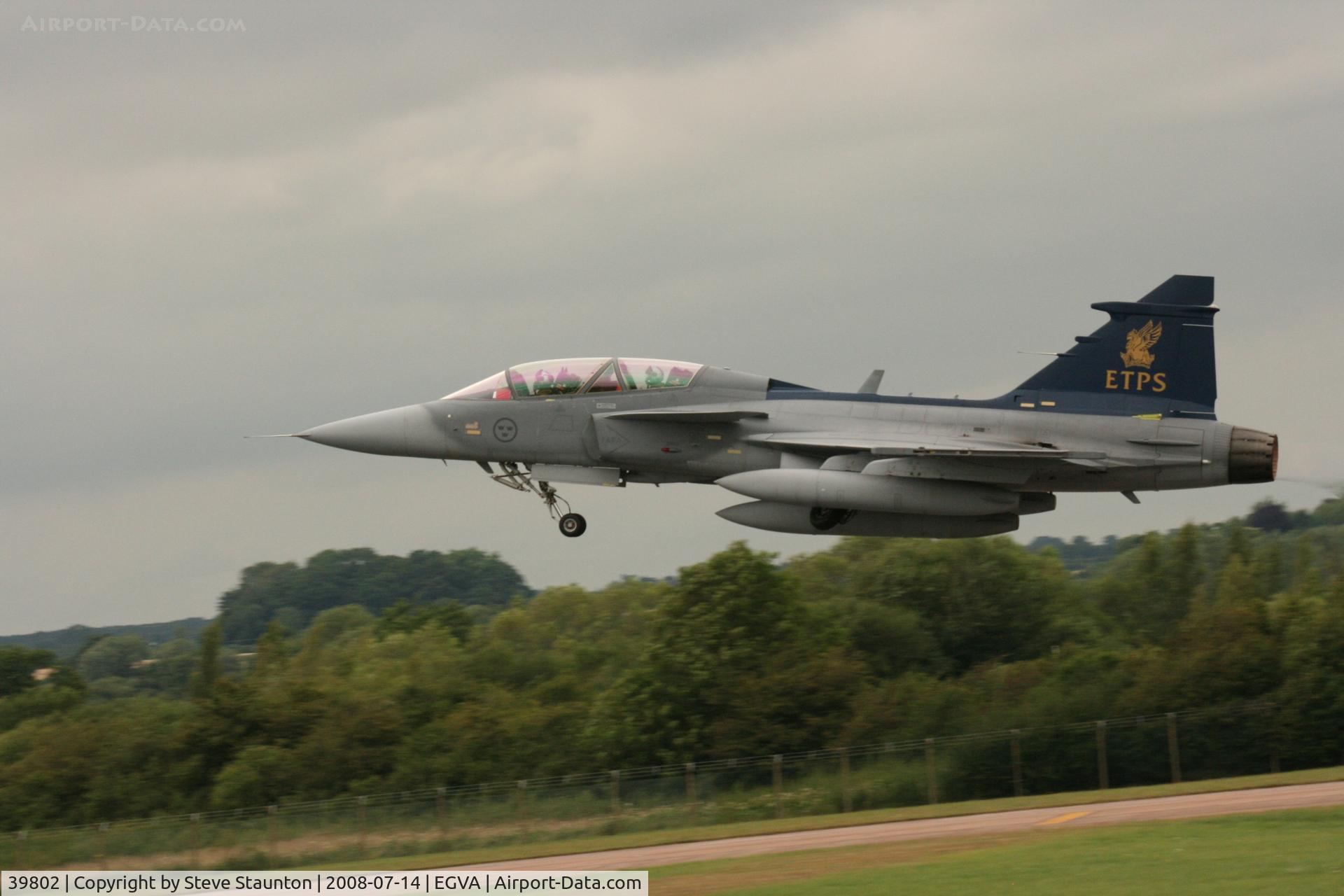 39802, Saab JAS-39B Gripen C/N 39802, Taken at the Royal International Air Tattoo 2008 during arrivals and departures (show days cancelled due to bad weather)