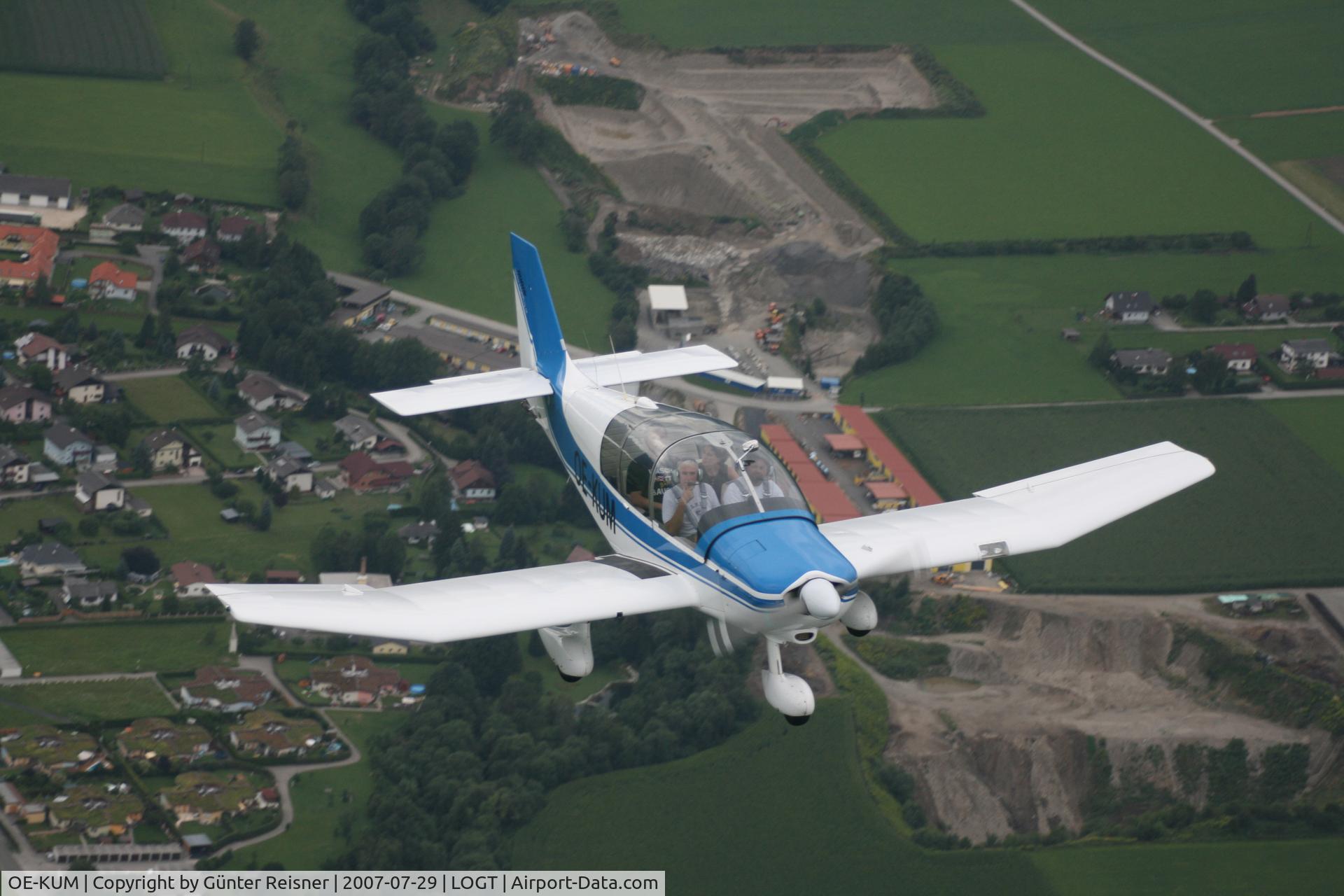 OE-KUM, Robin DR-400-180R Remorqueur Regent C/N 1671, Owner: Alpine-Sportflieger-Club Leoben, air-to-air near Trofaiach