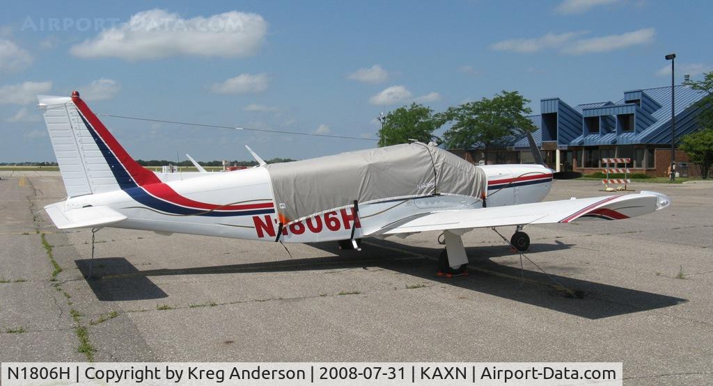 N1806H, 1977 Piper PA-32R-300 Cherokee Lance C/N 32R-7780192, On the line.