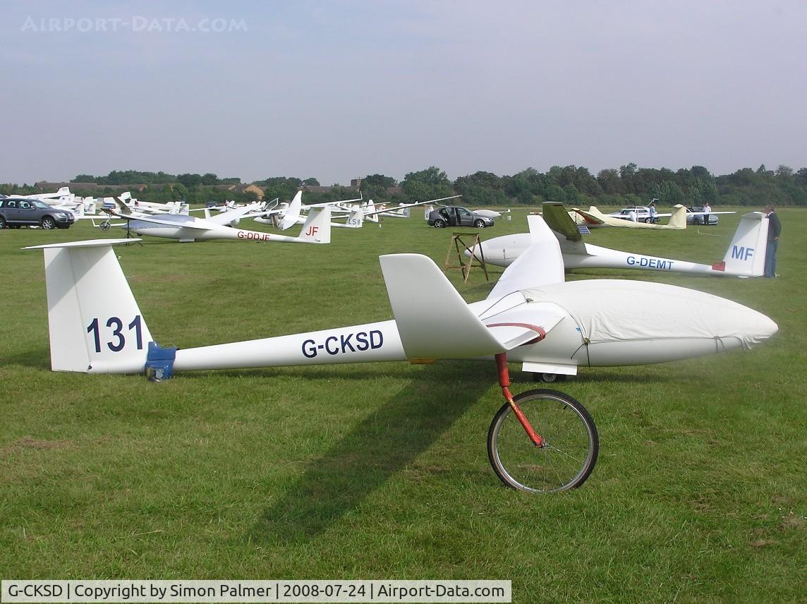 G-CKSD, 1996 Rolladen-Schneider LS-8a C/N 8096, Rolladen-Schneider LS8 at Bicester