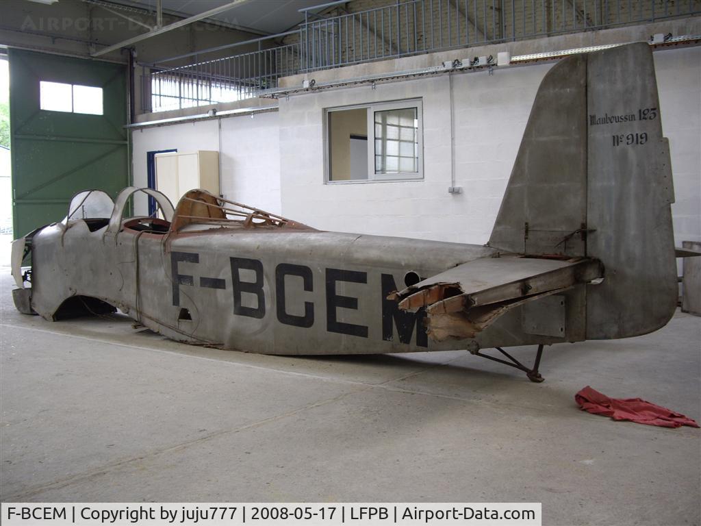 F-BCEM, Fouga (Mauboussin) M.125 C/N 919, on restoration at Dugny